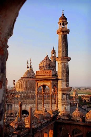 Visit Delhli's bazaars filled with food carts, sweets shops and spice stalls.